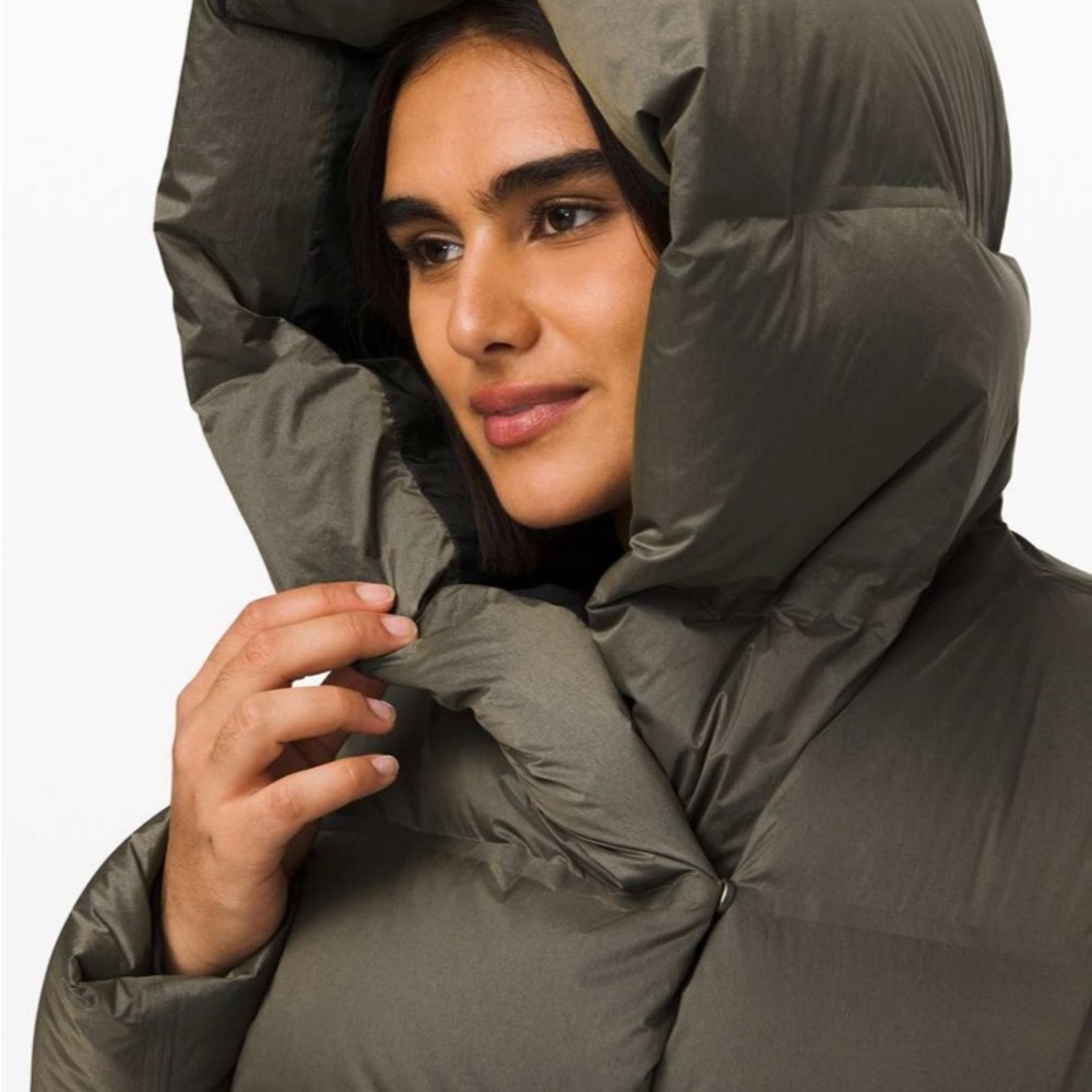 lululemon athletica Women's Puffer Jacket in Dark Gray - Picture 3 of 12